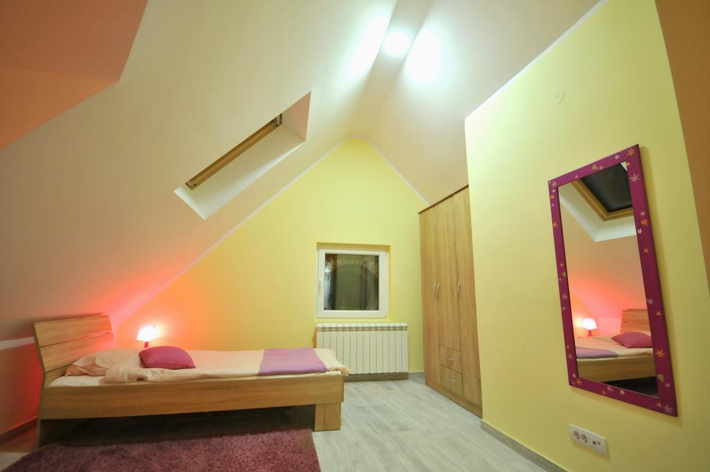Apartment Sovica Belgrad Exteriör bild